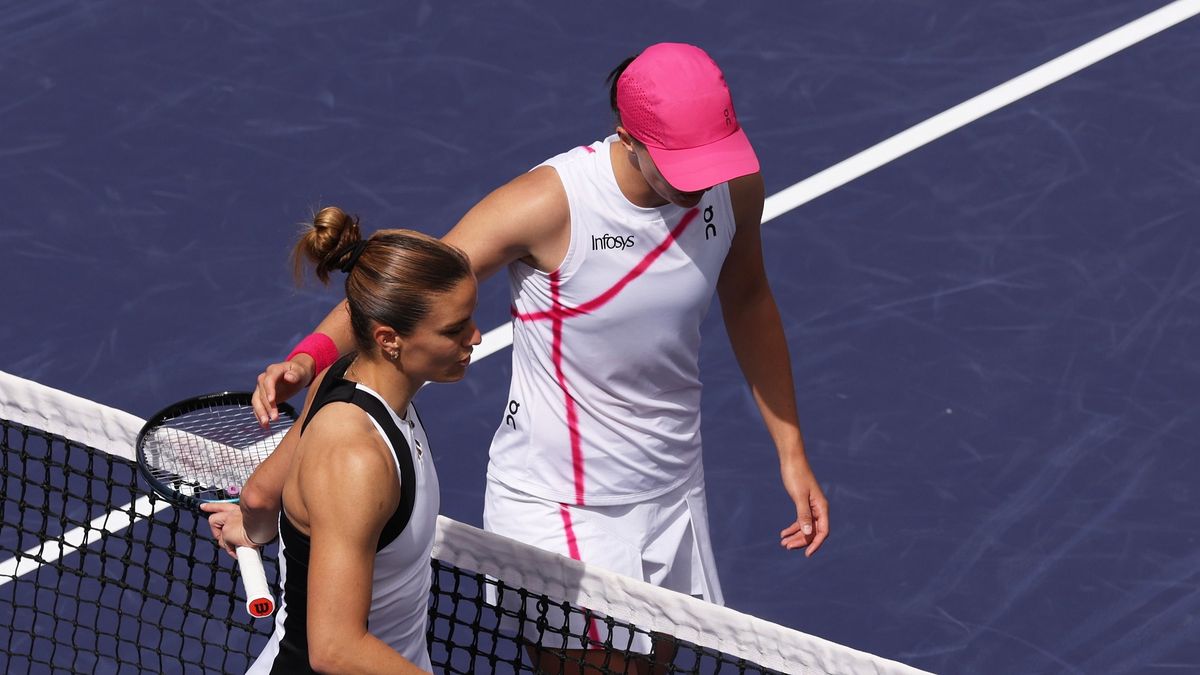 Getty Images / Clive Brunskill / Na zdjęciu: Od lewej Maria Sakkari, Iga Świątek.