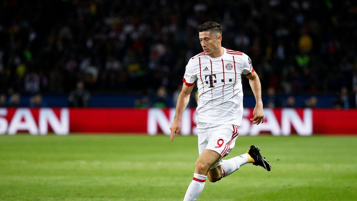 PAP/EPA / 	PAP/EPA/YOAN VALAT / Na zdjęciu: Robert Lewandowski