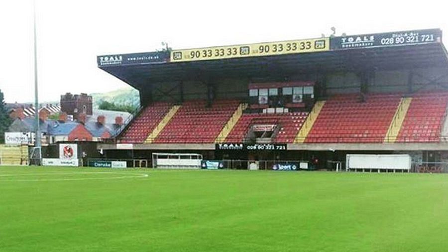 Instagram / fckfanclub / Seaview Stadium w Belfaście (Crusaders)
