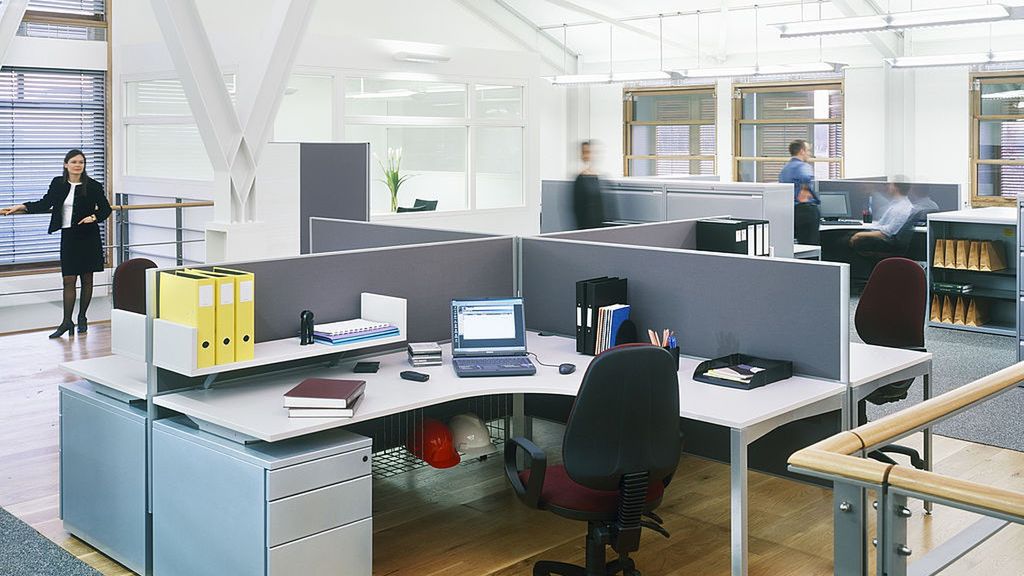 Fotel biurowy. Na co zwrócić uwagę przy zakupach.