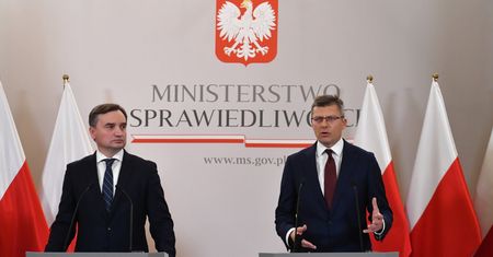 "To ewidentny szwindel". Burza wokół pomysłu Solidarnej Polski