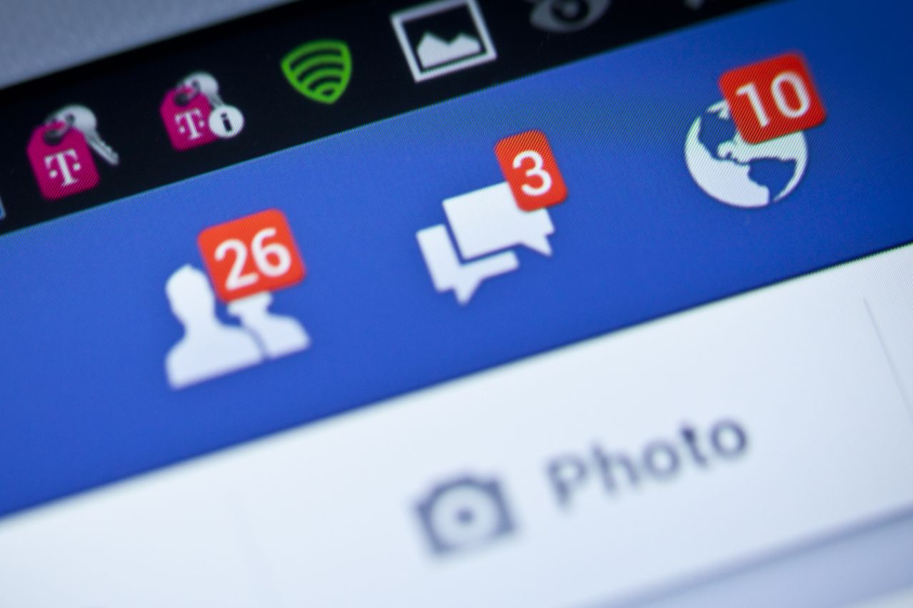 Nowości w Facebook Lite: dostępne reakcje i filtry kamery