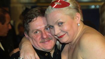 26 lat temu rozkochali w sobie Polaków jako Andzia i Bercik. Tak dziś wyglądają gwiazdy "Świętej wojny" (FOTO)