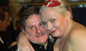 26 lat temu rozkochali w sobie Polaków jako Andzia i Bercik. Tak dziś wyglądają gwiazdy "Świętej wojny" (FOTO)