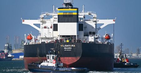Eksplozja na tankowcu z rosyjskiej "floty cieni". Przewoził milion baryłek ropy
