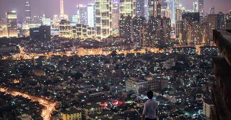 Harimao Lee fotografuje Hongkong w bardzo nastrojowy sposób. Jego zdjęcia są pełne kolorów