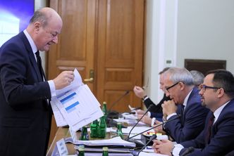 Komisja śledcza ds. VAT przesłuchała Jana Vincenta-Rostowskiego. Zeznawał ponad 9 godzin