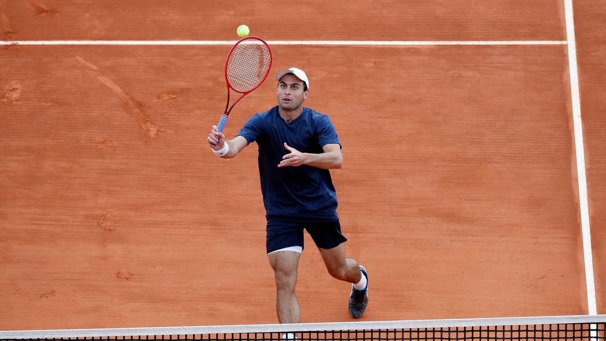 PAP/EPA / SEBASTIEN NOGIER / Na zdjęciu: Asłan Karacew