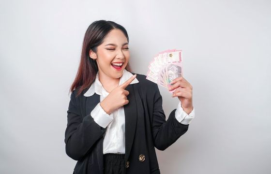 Raport placowy: kto zarabia najwięcej w marketingu i e-commerce?