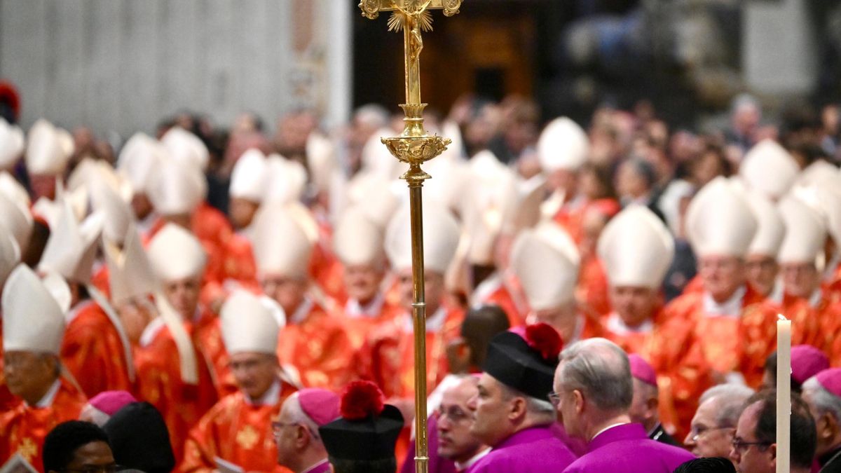 Środa to pierwszy dzień konklawe