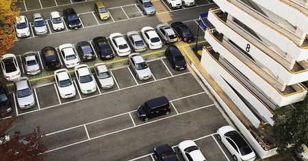 Nowe bloki bez parkingów? "Chyba tego nie chcemy"