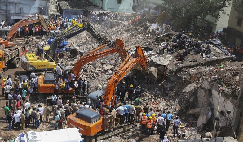 Katastrofa budowlana w Indiach. Liczba ofiar wzrosła do 60