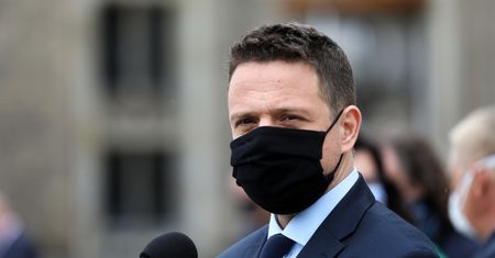 Wybory 2020. Rafał Trzaskowski uderza w PiS. "Rząd miał przygotować tarczę, a nie pałkę"