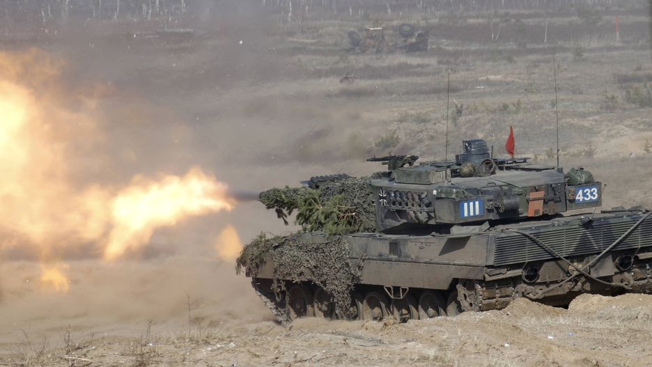 NATO international military exercise Crystal Arrow 2021
epa09099837 German soldiers of the NATO Extended Presence Battlegroup with their battle tank  Leopard 2 participiates in the military exercise Crystal Arrow 2021 in Adazi Militari base, Latvia, 26 March 2021. From March 15 to 26, the international military exercise Crystal Arrow 2021 takes place at and around the Adazi landfill. The aim of the training is to improve the co-operation and interoperability of units in the performance of common tasks, including the simultaneous execution of defense, deterrence and attack operations, as well as the certification of the NATO Extended Presence Battlegroup in Latvia. Approximately 1,700 troops from Albania, the United States, the Czech Republic, Italy, Canada, Latvia, Lithuania, Montenegro, Poland, Slovakia, Slovenia, Spain and Germany will take part in the exercise.  EPA/VALDA KALNINA 
Dostawca: PAP/EPA.
VALDA KALNINA