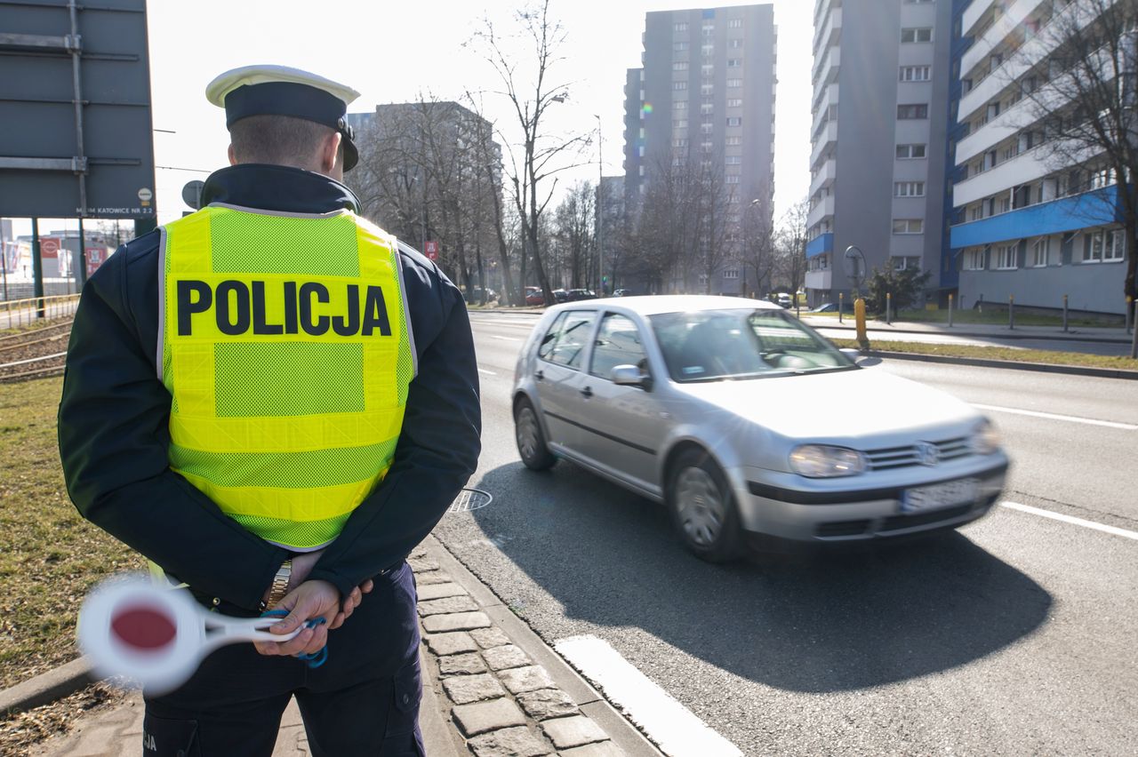 Kara za brak polisy OC wzrasta od 1 stycznia 2025 roku. Wyniesie prawie tysiąc złotych w przypadku auta osobowego