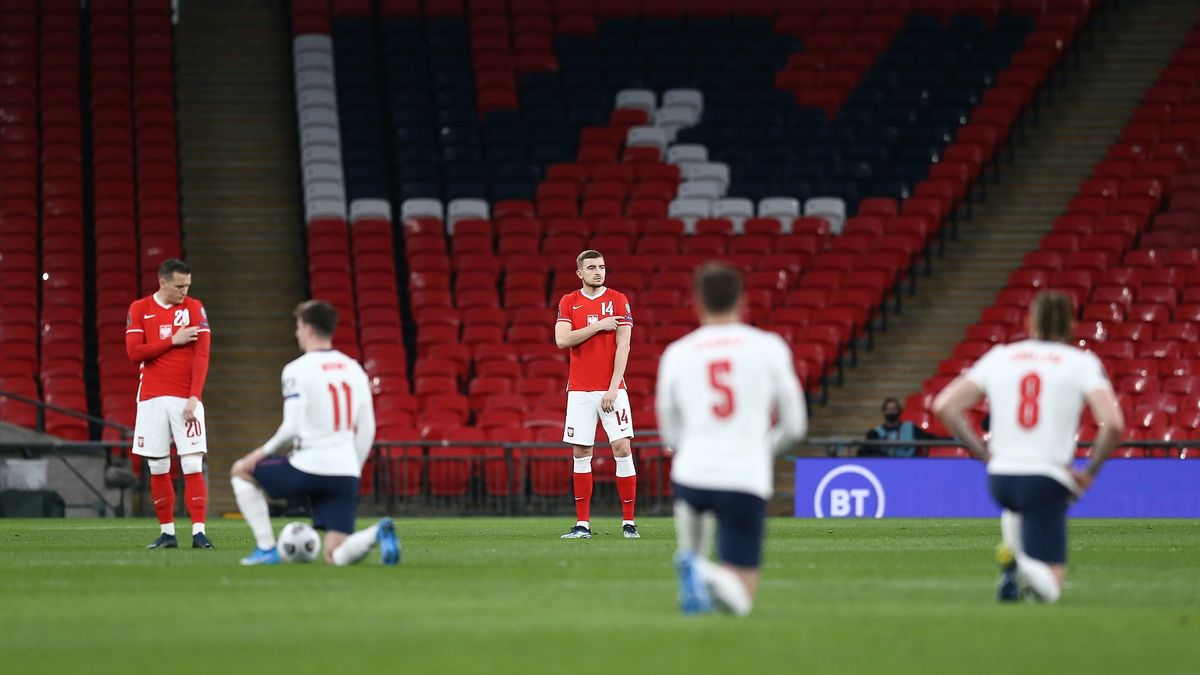 Polacy i Anglicy przed meczem na Wembley