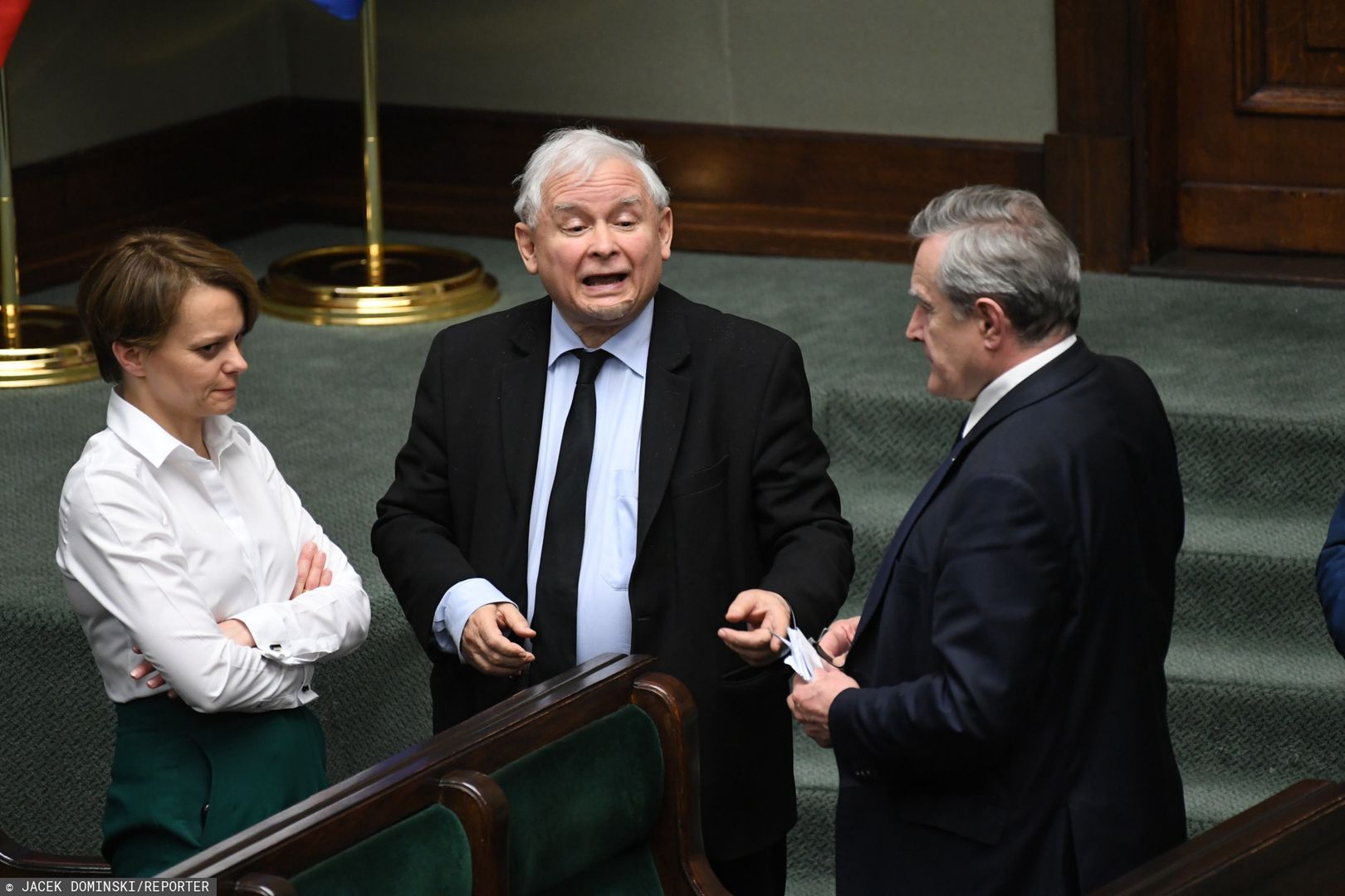 Incydent w Sejmie i "chamska hołota". PiS broni Jarosława Kaczyńskiego