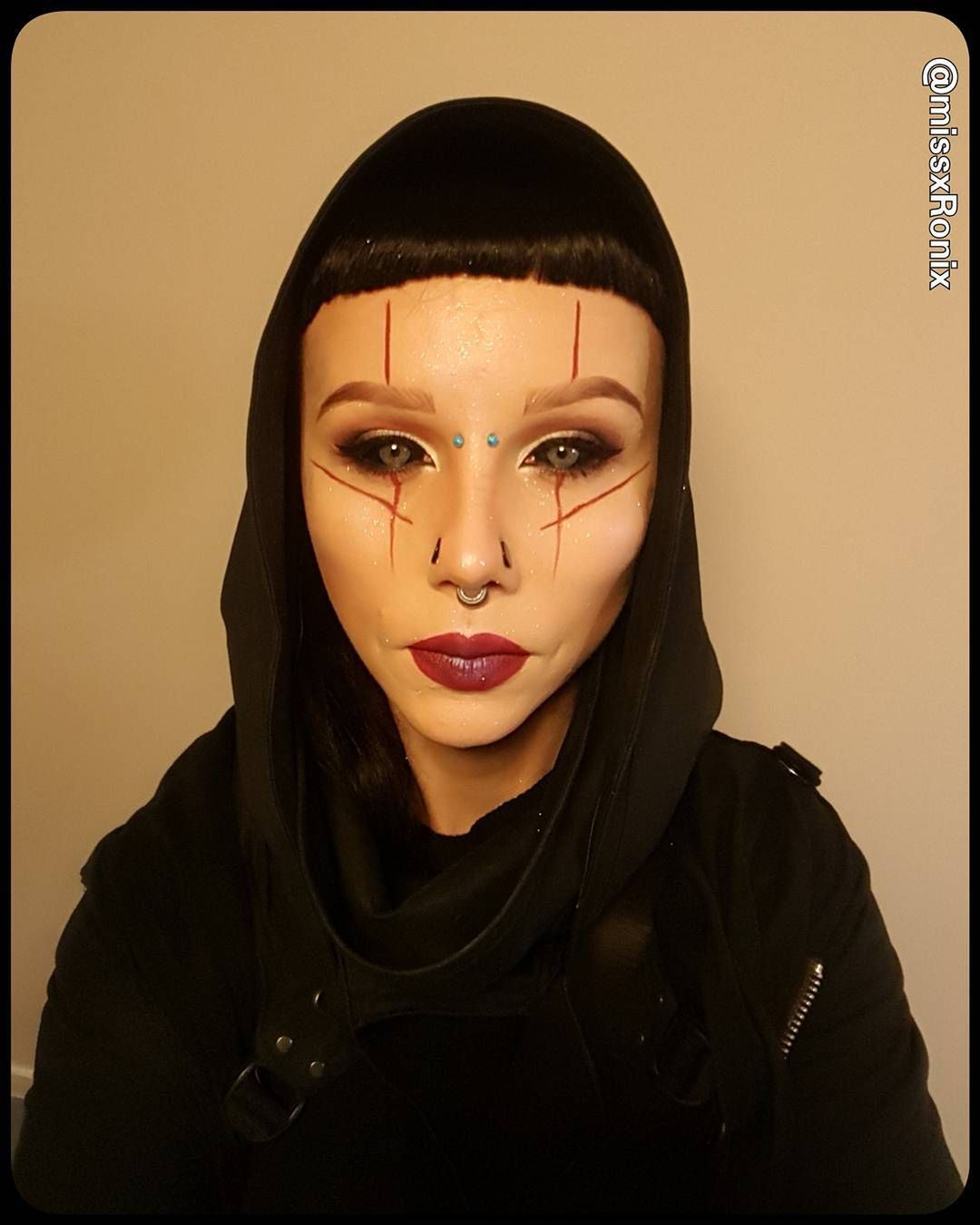 Veronica - "Miss xRonix" Blades od 16 roku życia zmienia swoje ciało