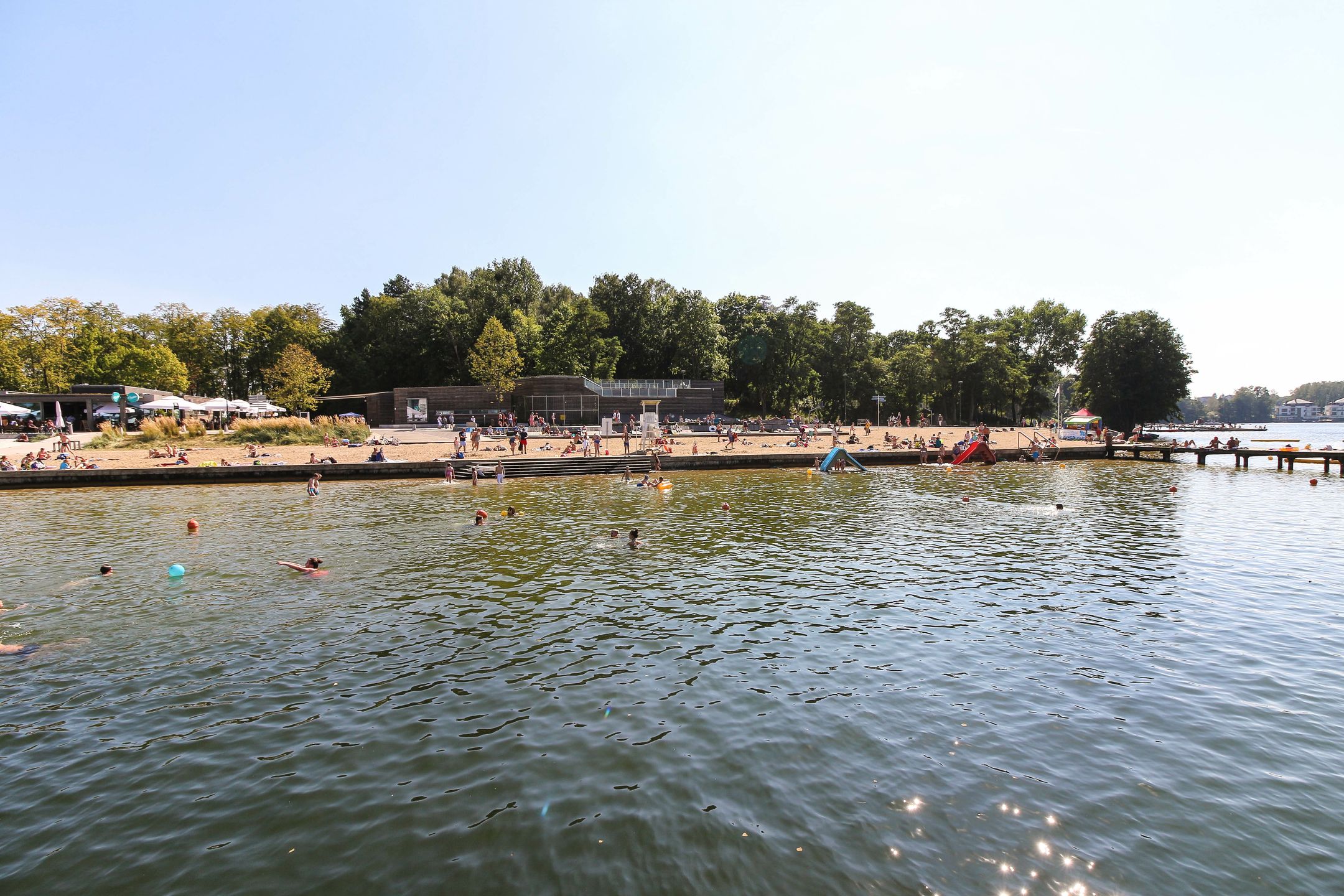 Plaża nad jeziorem Ukiel