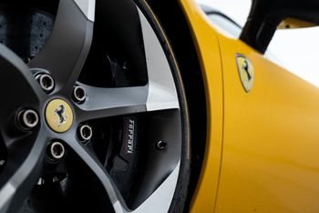 Pracownicy Ferrari dostali rekordowe premie. To nagroda za dobry rok