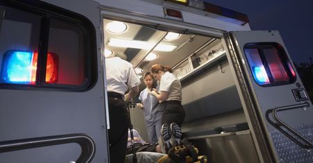 Masowa bójka w sali weselnej w Niemczech. 39-latek wjechał autem w tłum gości