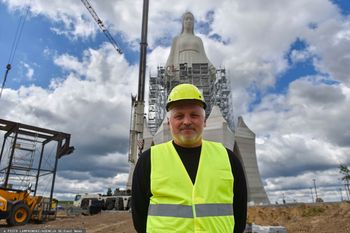 Kończą budowę gigantycznego posągu Matki Boskiej. Ma 55 metrów