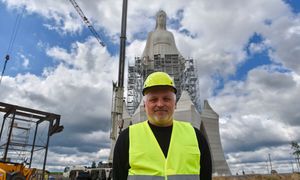 Finisz budowy gigantycznego posągu Matki Boskiej. Ma 55 metrów