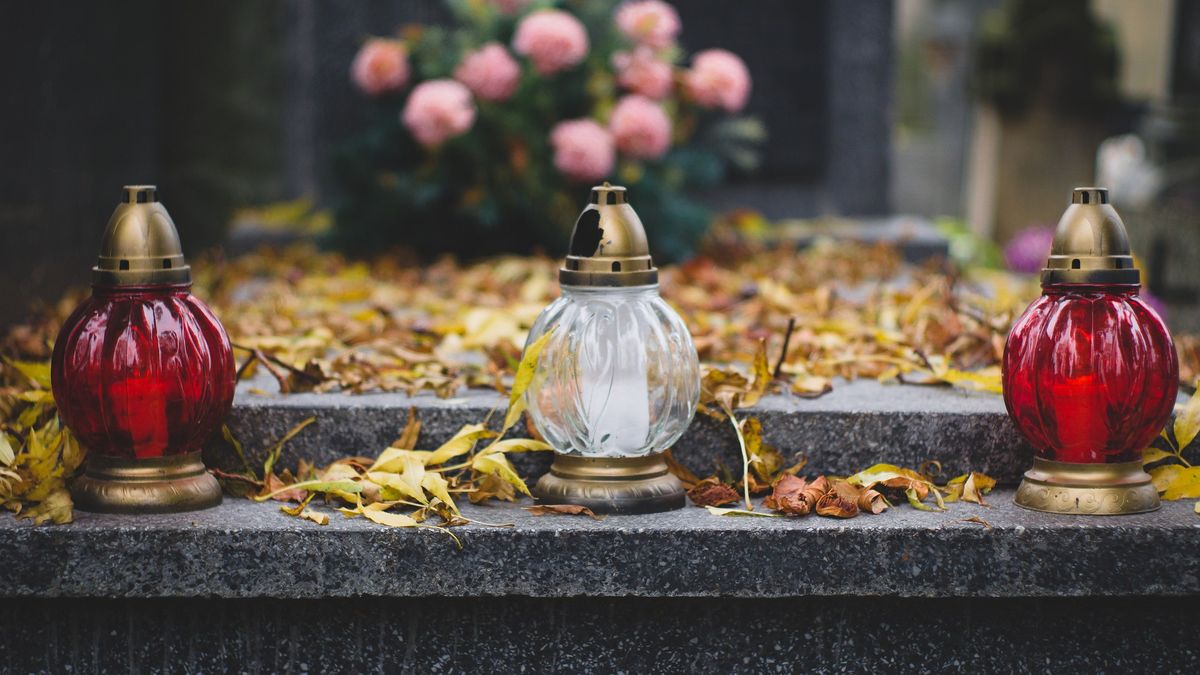 Zamiast plastikowych zniczy, warto wybrać szklane