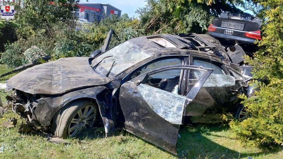 Kierowca i pasażer odnieśli niegroźne obrażenia