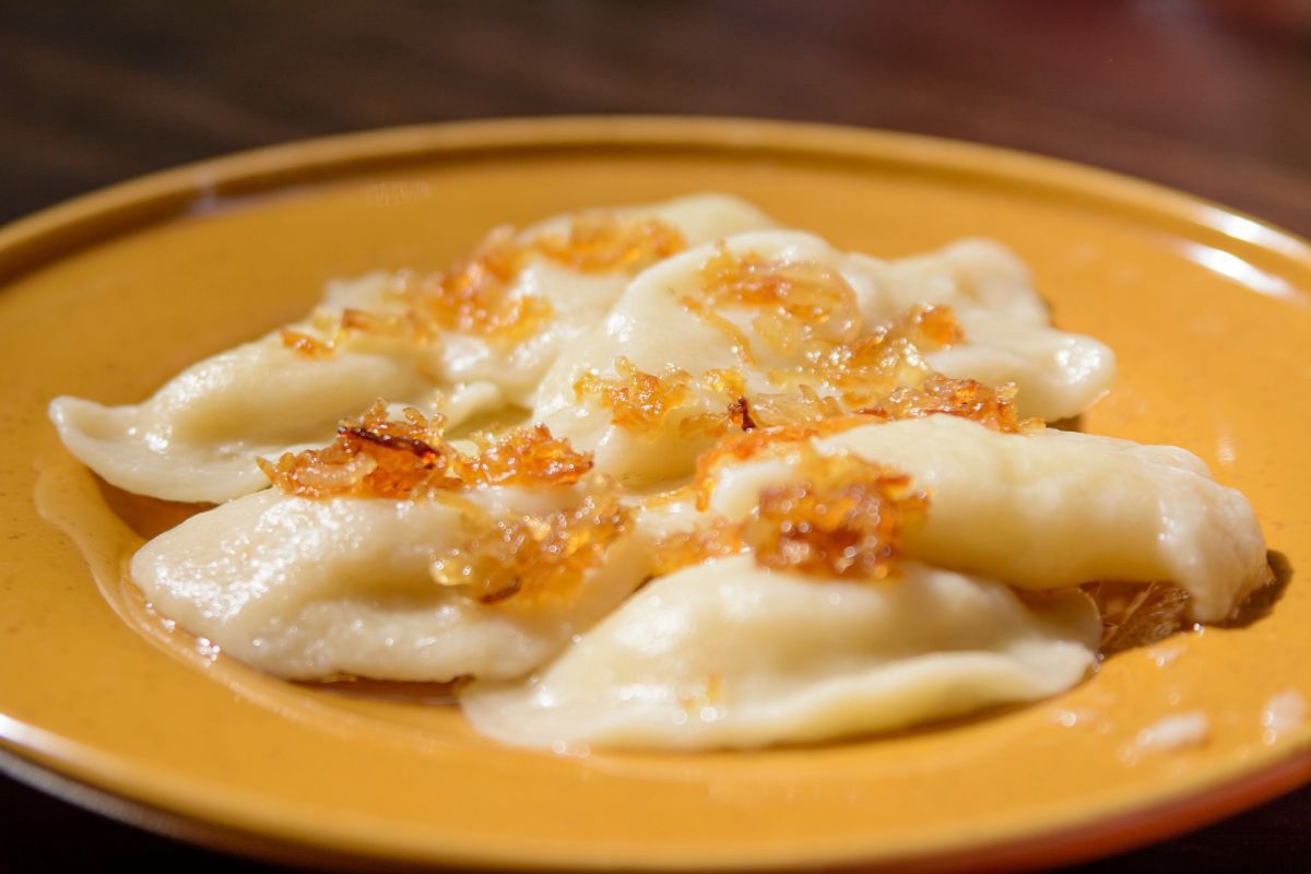 Pierogi okraszone cebulką- Pyszności