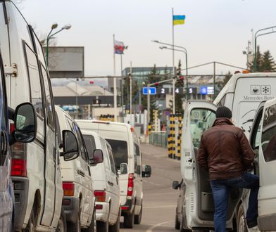 Kilometrowe kolejki na polskiej granicy z Ukrainą. Ludzie czekają po kilka dni