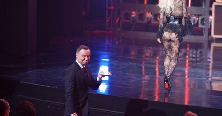 Doda wypina się przed Andrzejem Dudą... "TYLKO JEDNA LITERKA NAS RÓŻNI!"