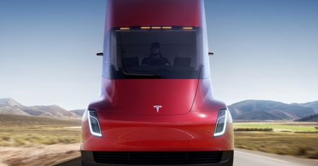 Elon Musk: ciężarówka Tesli będzie miała zasięg prawie 1000 km