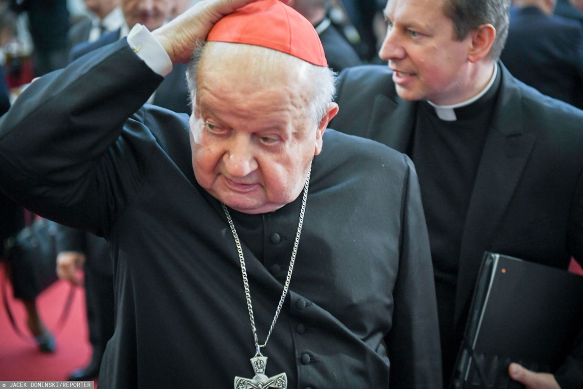 Kardynał Stanisław Dziwisz powinien odpowiedzieć na wiele ważnych pytań