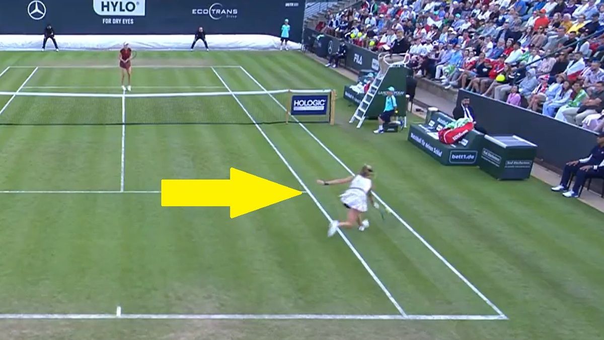 Twitter / Berlin Tennis Open / Magdalena Fręch w czasie meczu z Amandą Anisimovą