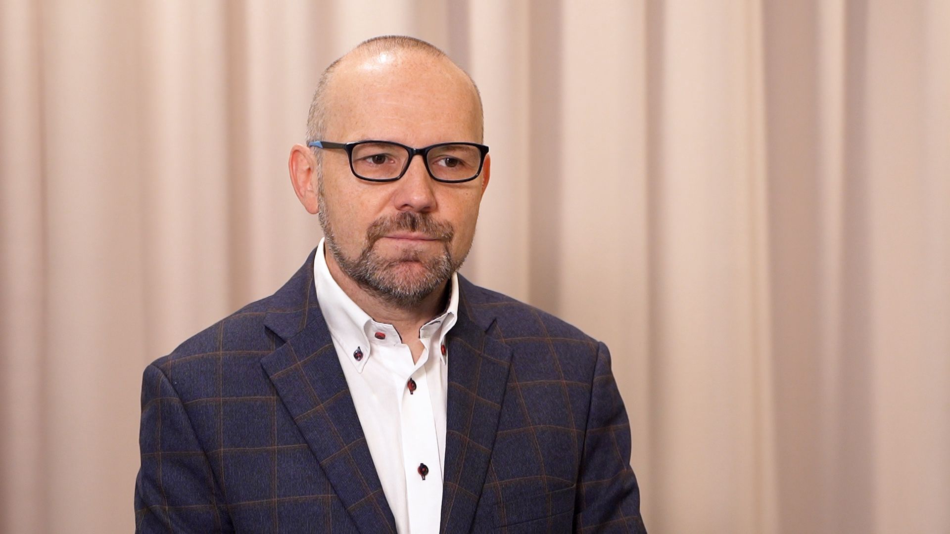 wiadomości,aktualności,WP Wiadomości Większość Polaków nie sprawdza, ile wyniesie ich emerytura. Coraz więcej osób na nią odkłada