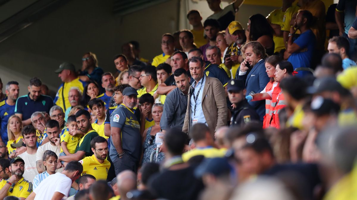 Getty Images / Fran Santiago / Dramatyczne chwile na trybunach podczas meczu Cadiz z Barceloną