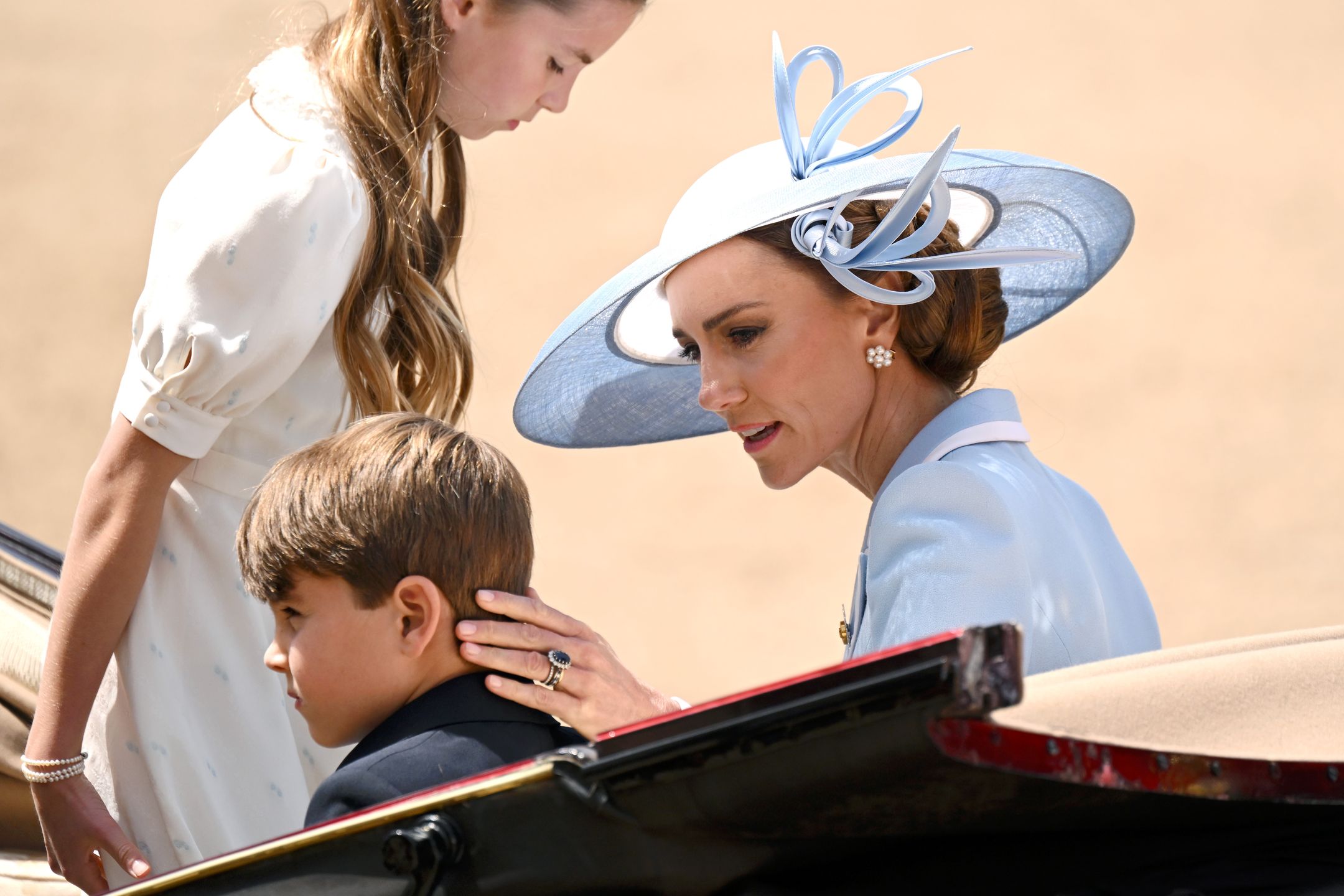 Księżna Kate jest troskliwą mamą