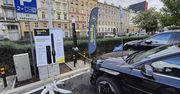 Wrocław: Pierwsze ładowarki do aut elektrycznych na miejskich parkingach. Ile kosztuje ładowanie?