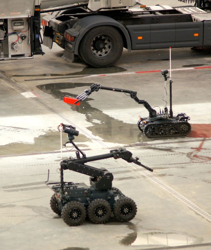 Polskie roboty i samoloty bezzałogowe kontra terroryści. 10 scen z pokazu projektu Proteus [zdjęcia] 3