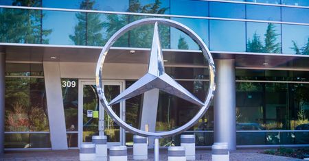 Milion samochodów do serwisu. Mercedes-Benz zdiagnozował problem