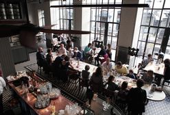 Warszawa. Der Elefant konsekwentny. Wstęp tylko zaszczepionych