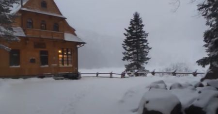 -14 st. C. Ruszył nad Morskie Oko. Ludzie przecierają oczy