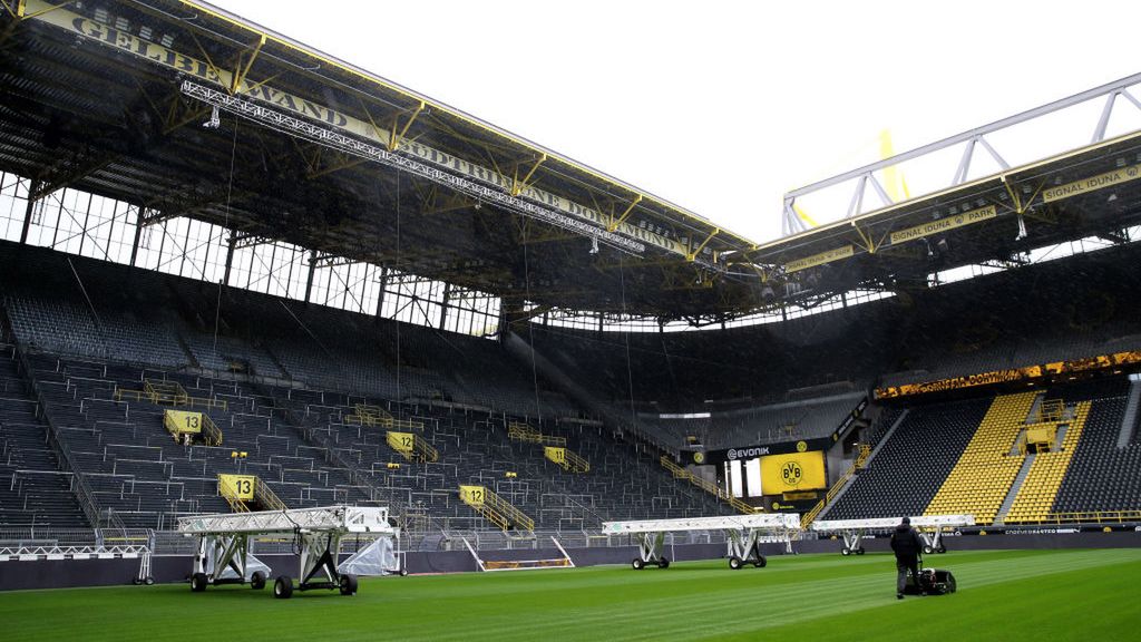 Getty Images / Christof Koepsel/Bongarts / Na zdjęciu: stadion Signal Iduna Park