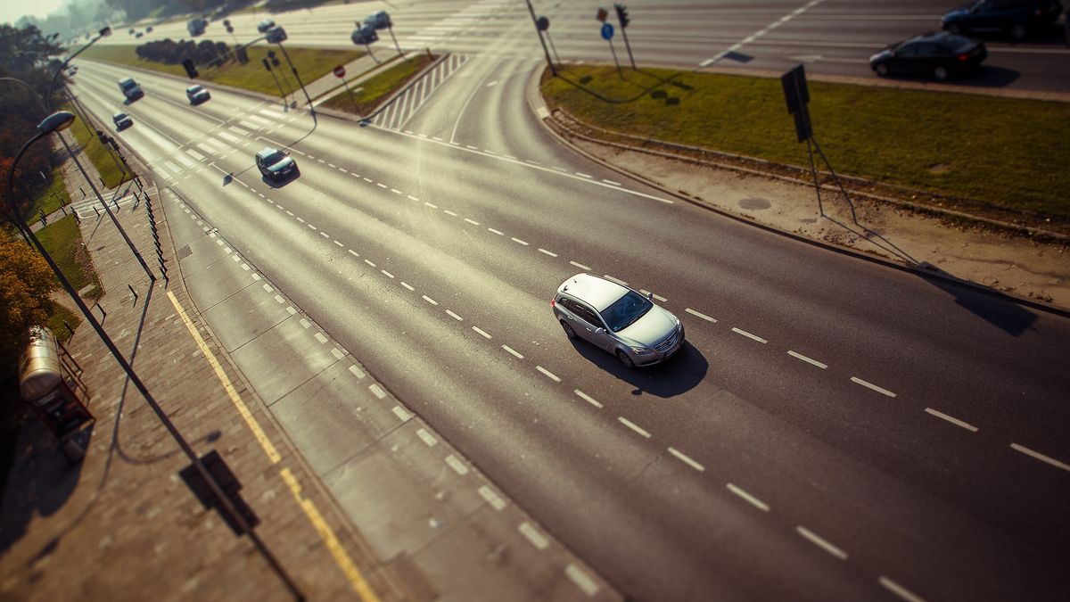 W Wielkanoc po drogach trzech polskich miast jeździło mniej aut niż zwykle. Czy to oznacza, że pozostaliśmy w domach?