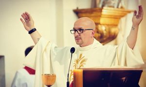 Znany duchowny katolicki wspiera WOŚP. "Nawrzucajcie mi"