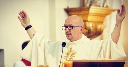 Znany duchowny katolicki wspiera WOŚP. "Nawrzucajcie mi"