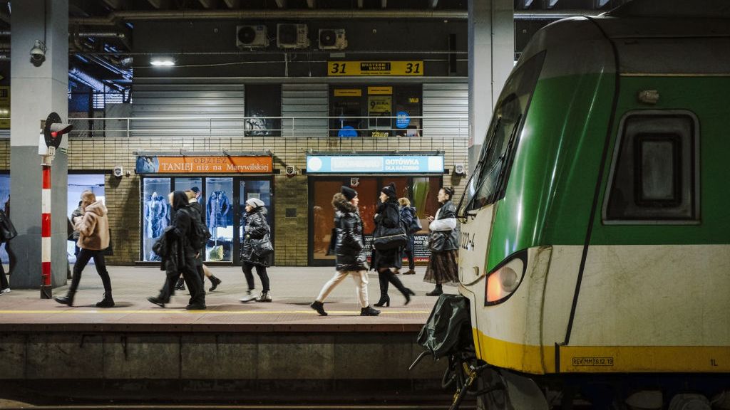 Polish Economy Ahead of Central Bank Rates Decision
Morning commuters disembark a train at the Warszawa Wilenska railway station in the Praga district of Warsaw, Poland, on Wednesday, Jan. 4, 2023. Poland left borrowing costs unchanged as the threat of an economic recession overshadows concerns over the highest inflation in more than a quarter century. Photographer: Damian Lemaski/Bloomberg via Getty Images
Bloomberg
european, passenger trains, employment, city transport, mass transit, workers, jobs, polish, public transit, commute, work, business news, transportation and logistics, emea, industries, labor, labour, euro members, poland economy polish economy, e.u., eu, trains