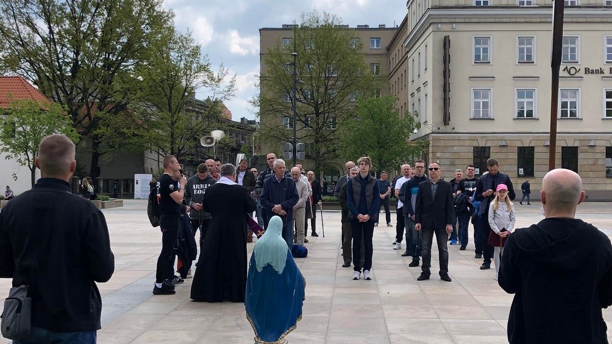 Męski Różaniec na placu Litewskim w Lublinie