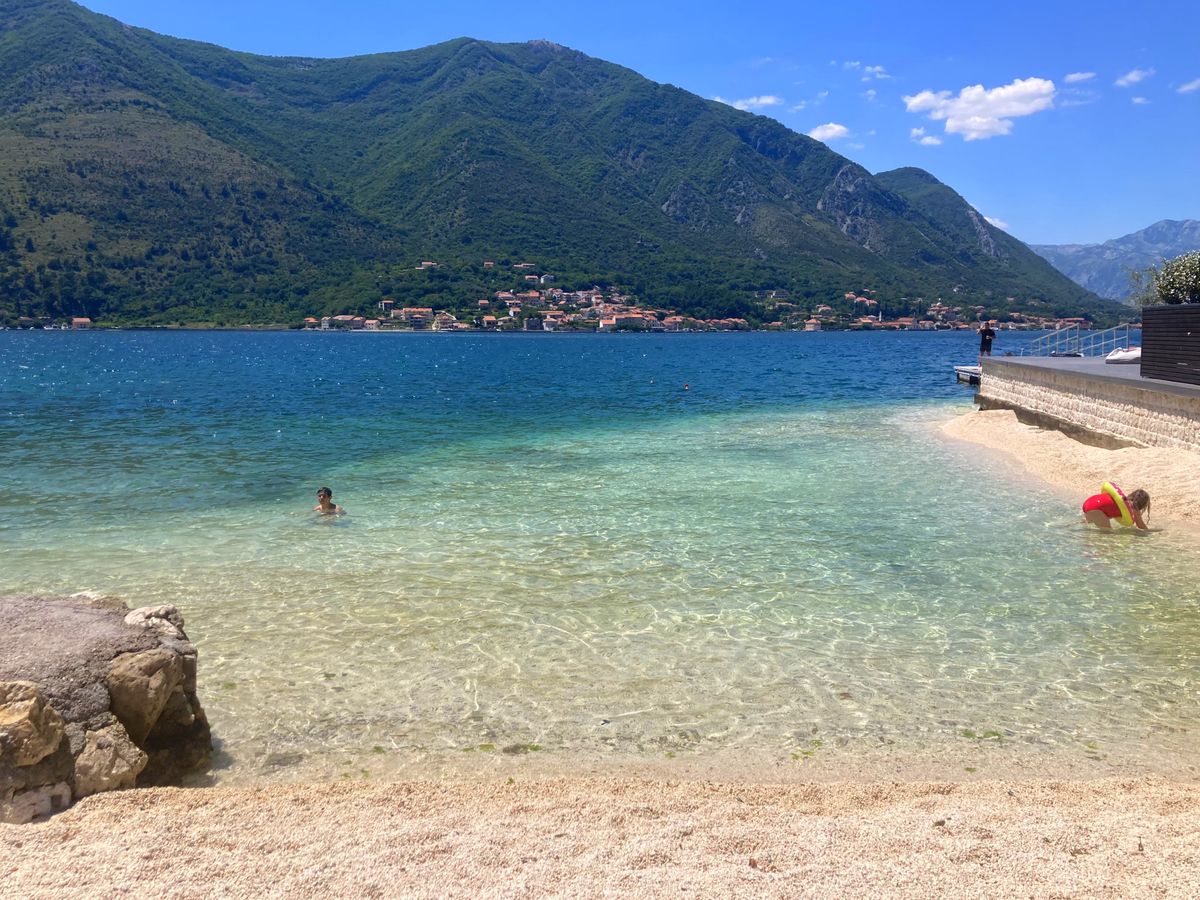 Boka Kotorska zachwyca kolorem wody